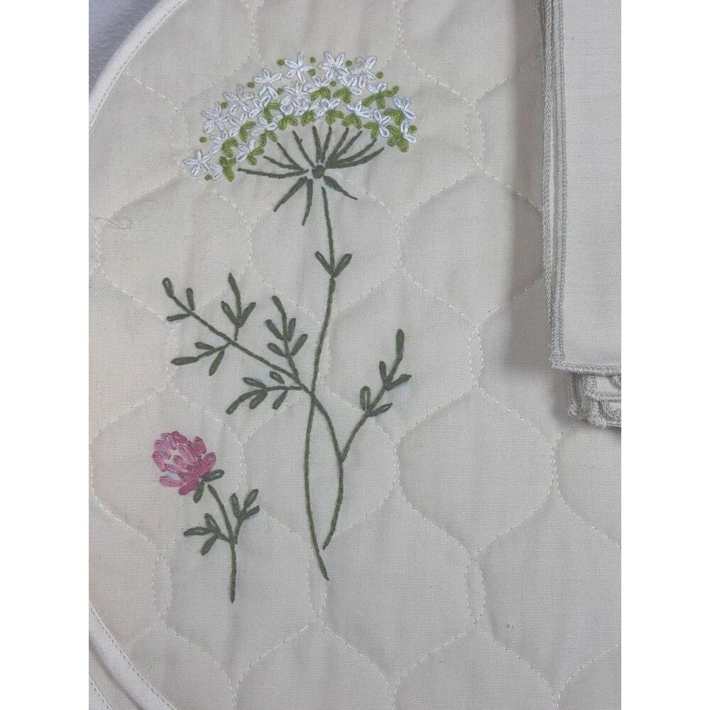 Ivory Quilted Placemats & Napkins Floral Embroidered Set of‎ 4